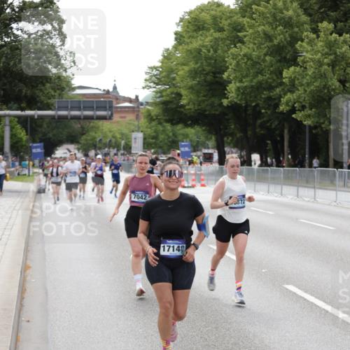 29.06.2025 - hella hamburg halbmarathon Jannik Wohlers http://msf.ph/oto/8144863 29.06.2025 10:09:48 Lombardsbrücke 1548, 3921, 5182, 5511, 7042, 7081, 7333, 7636, 8219, 8890, 9366, 9434, 10036, 10943, 11027, 13797, 16445, 16639, 16872, 17148, 18196 meine-sportfotos.de