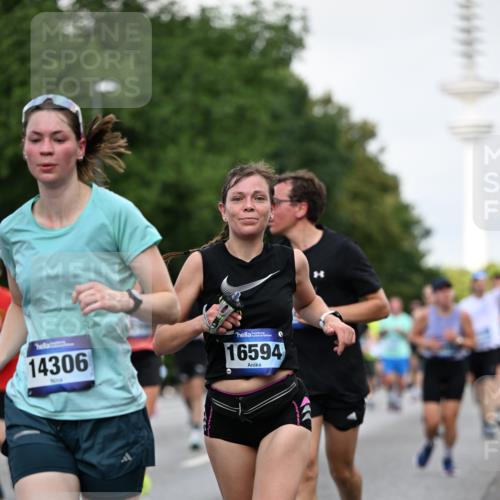 29.06.2025 - hella hamburg halbmarathon Dr. Thomas Lammeyer http://msf.ph/oto/8144866 29.06.2025 10:05:20 Kennedybrücke 1387, 1420, 1526, 1726, 2006, 2091, 2363, 2490, 2936, 3425, 3625, 3976, 4068, 4249, 4319, 4370, 5675, 6087, 6281, 6302, 6487, 6531, 6591, 6835, 6924, 7287, 7658, 7757, 7759, 7761, 8030, 8046, 8326, 8392, 8691, 8822, 8923, 9124, 9932, 10383, 10576, 10705, 11043 meine-sportfotos.de