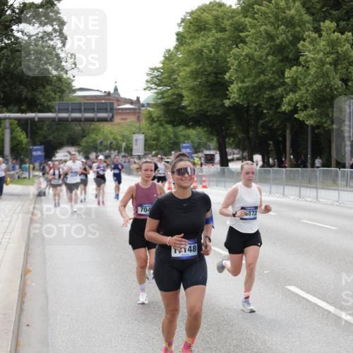 29.06.2025 - hella hamburg halbmarathon Jannik Wohlers http://msf.ph/oto/8144878 29.06.2025 10:09:48 Lombardsbrücke 1548, 3921, 5182, 5511, 7042, 7081, 7333, 7636, 8219, 8890, 9366, 9434, 10036, 10943, 11027, 13797, 16445, 16639, 16872, 17148, 18196 meine-sportfotos.de
