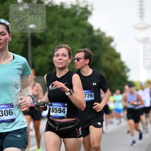 29.06.2025 - hella hamburg halbmarathon Dr. Thomas Lammeyer http://msf.ph/oto/8144885 29.06.2025 10:05:20 Kennedybrücke 1387, 1420, 1526, 1726, 2006, 2091, 2363, 2490, 2936, 3425, 3625, 3976, 4068, 4249, 4319, 4370, 5675, 6087, 6281, 6302, 6487, 6531, 6591, 6835, 6924, 7287, 7658, 7757, 7759, 7761, 8030, 8046, 8326, 8392, 8691, 8822, 8923, 9124, 9932, 10383, 10576, 10705, 11043 meine-sportfotos.de