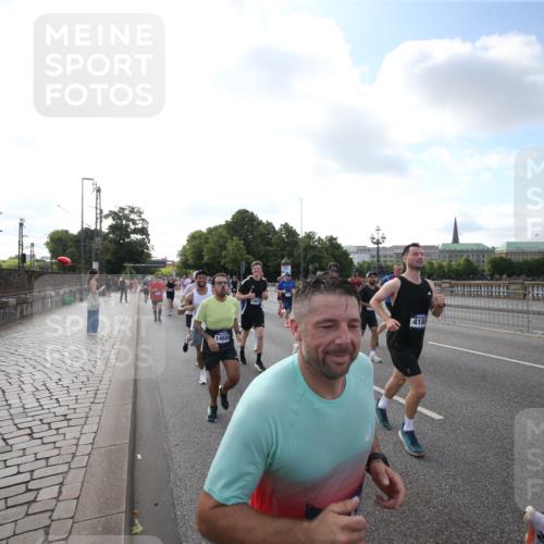 29.06.2025 - hella hamburg halbmarathon Jannik Wohlers http://msf.ph/oto/8144895 29.06.2025 09:54:57 Lombardsbrücke 1200, 1683, 1696, 1706, 1884, 1976, 2207, 2274, 2287, 2411, 3258, 3435, 3747, 4093, 4189, 5102, 5708, 6027, 6158, 6662, 6836, 6938, 7052, 7312, 7508, 8139, 8153, 8205, 8218, 8371, 8437, 8454, 8693, 8720, 8889, 8899, 8955, 9032, 9529, 9649, 9720, 9959, 10053, 10122, 10184, 10263, 10423, 11185, 11340, 12016, 12171, 12321, 12533, 12891, 13233, 13289, 13570, 14045, 15681, 16103, 17008, 17221, 17912 meine-sportfotos.de