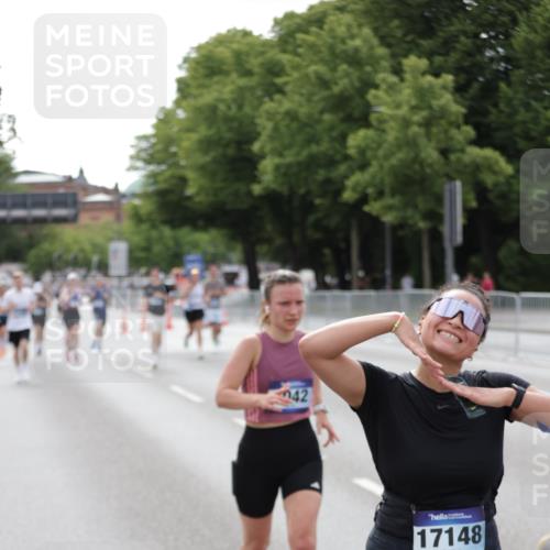 29.06.2025 - hella hamburg halbmarathon Jannik Wohlers http://msf.ph/oto/8144898 29.06.2025 10:09:49 Lombardsbrücke 1548, 3921, 5182, 5511, 7042, 7081, 7333, 7636, 8219, 8890, 9366, 9434, 10036, 10943, 11027, 13797, 15409, 16445, 16639, 16872, 17148, 18196 meine-sportfotos.de