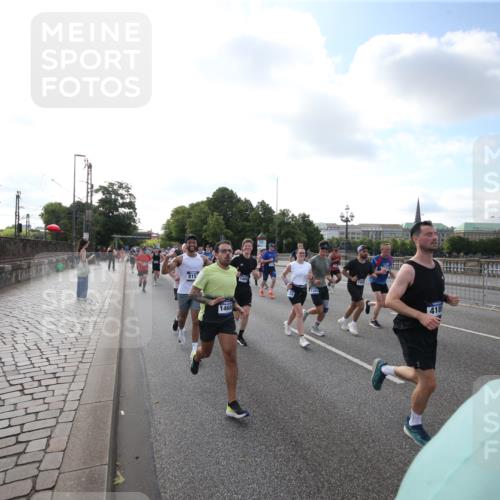 29.06.2025 - hella hamburg halbmarathon Jannik Wohlers http://msf.ph/oto/8144906 29.06.2025 09:54:58 Lombardsbrücke 1200, 1683, 1696, 1706, 1884, 1976, 2207, 2274, 2287, 2411, 3258, 3435, 3747, 4093, 4189, 5102, 5708, 6027, 6158, 6662, 6836, 6938, 7052, 7312, 7508, 8139, 8153, 8205, 8218, 8454, 8693, 8720, 8889, 8899, 8955, 9032, 9529, 9649, 9720, 9959, 10053, 10184, 10263, 10423, 11185, 11340, 12016, 12171, 12321, 12533, 12891, 13233, 13289, 13570, 14045, 15681, 16103, 17221 meine-sportfotos.de