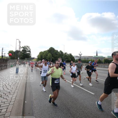 29.06.2025 - hella hamburg halbmarathon Jannik Wohlers http://msf.ph/oto/8144919 29.06.2025 09:54:58 Lombardsbrücke 1200, 1683, 1696, 1706, 1884, 1976, 2207, 2274, 2287, 2411, 3258, 3435, 3747, 4093, 4189, 5102, 5708, 6027, 6158, 6662, 6836, 6938, 7052, 7312, 7508, 8139, 8153, 8205, 8218, 8454, 8693, 8720, 8889, 8899, 8955, 9032, 9529, 9649, 9720, 9959, 10053, 10184, 10263, 10423, 11185, 11340, 12016, 12171, 12321, 12533, 12891, 13233, 13289, 13570, 14045, 15681, 16103, 17221 meine-sportfotos.de