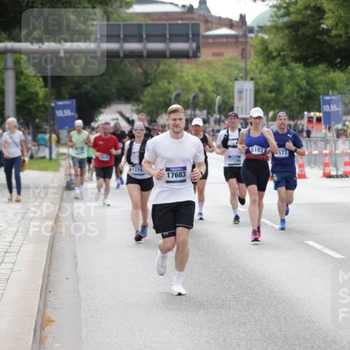 29.06.2025 - hella hamburg halbmarathon Jannik Wohlers http://msf.ph/oto/8144936 29.06.2025 10:09:52 Lombardsbrücke 1548, 1573, 3921, 5182, 5511, 7042, 7081, 7333, 7636, 8219, 8890, 9366, 9434, 9816, 10036, 10943, 11027, 11180, 13797, 14822, 15409, 16445, 16639, 16872, 17148, 17730, 18196, 19023 meine-sportfotos.de