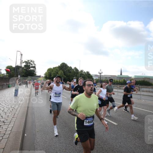 29.06.2025 - hella hamburg halbmarathon Jannik Wohlers http://msf.ph/oto/8144942 29.06.2025 09:54:58 Lombardsbrücke 1200, 1683, 1696, 1706, 1884, 1976, 2207, 2274, 2287, 2411, 3258, 3435, 3747, 4093, 4189, 5102, 5708, 6027, 6158, 6662, 6836, 6938, 7052, 7312, 7508, 8139, 8153, 8205, 8218, 8454, 8693, 8720, 8889, 8899, 8955, 9032, 9529, 9649, 9720, 9959, 10053, 10184, 10263, 10423, 11185, 11340, 12016, 12171, 12321, 12533, 12891, 13233, 13289, 13570, 14045, 15681, 16103, 17221 meine-sportfotos.de