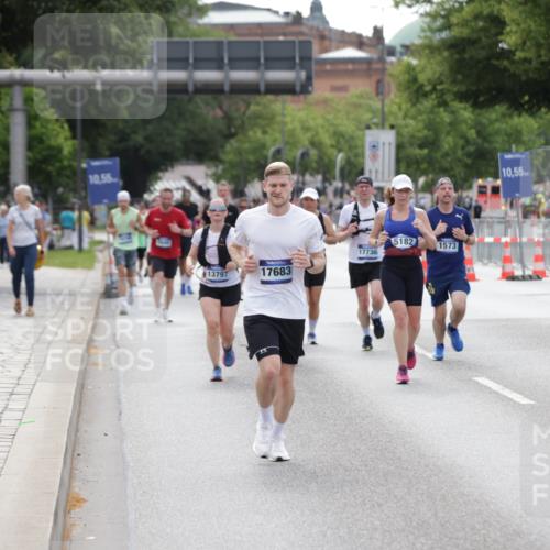 29.06.2025 - hella hamburg halbmarathon Jannik Wohlers http://msf.ph/oto/8144943 29.06.2025 10:09:52 Lombardsbrücke 1548, 1573, 3921, 5182, 5511, 7042, 7081, 7333, 7636, 8219, 8890, 9366, 9434, 9816, 10036, 10943, 11027, 11180, 13797, 14822, 15409, 16445, 16639, 16872, 17148, 17730, 18196, 19023 meine-sportfotos.de