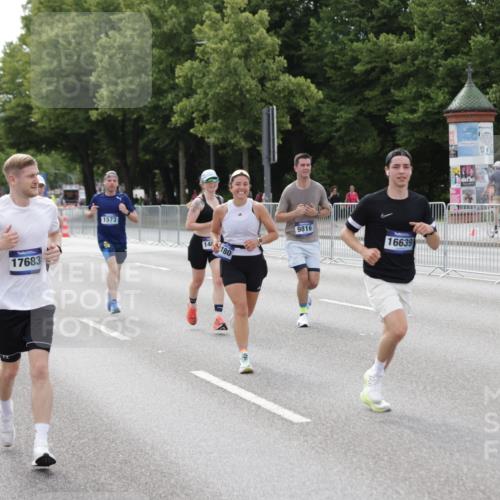 29.06.2025 - hella hamburg halbmarathon Jannik Wohlers http://msf.ph/oto/8144954 29.06.2025 10:09:55 Lombardsbrücke 1548, 1573, 3921, 5182, 5440, 5511, 7042, 7333, 7636, 8219, 8890, 9366, 9816, 11027, 11180, 13797, 14822, 15409, 16445, 16639, 16872, 17148, 17730, 18196, 19023 meine-sportfotos.de