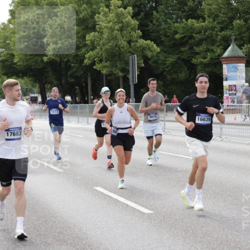 29.06.2025 - hella hamburg halbmarathon Jannik Wohlers http://msf.ph/oto/8144955 29.06.2025 10:09:55 Lombardsbrücke 1548, 1573, 3921, 5182, 5440, 5511, 7042, 7333, 7636, 8219, 8890, 9366, 9816, 11027, 11180, 13797, 14822, 15409, 16445, 16639, 16872, 17148, 17730, 18196, 19023 meine-sportfotos.de