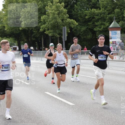 29.06.2025 - hella hamburg halbmarathon Jannik Wohlers http://msf.ph/oto/8144959 29.06.2025 10:09:55 Lombardsbrücke 1548, 1573, 3921, 5182, 5440, 5511, 7042, 7333, 7636, 8219, 8890, 9366, 9816, 11027, 11180, 13797, 14822, 15409, 16445, 16639, 16872, 17148, 17730, 18196, 19023 meine-sportfotos.de