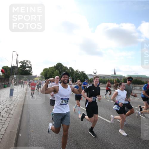 29.06.2025 - hella hamburg halbmarathon Jannik Wohlers http://msf.ph/oto/8144972 29.06.2025 09:54:58 Lombardsbrücke 1200, 1683, 1696, 1706, 1884, 1976, 2207, 2274, 2287, 2411, 3258, 3435, 3747, 4093, 4189, 5102, 5708, 6027, 6158, 6662, 6836, 6938, 7052, 7312, 7508, 8139, 8153, 8205, 8218, 8454, 8693, 8720, 8889, 8899, 8955, 9032, 9529, 9649, 9720, 9959, 10053, 10184, 10263, 10423, 11185, 11340, 12016, 12171, 12321, 12533, 12891, 13233, 13289, 13570, 14045, 15681, 16103, 17221 meine-sportfotos.de