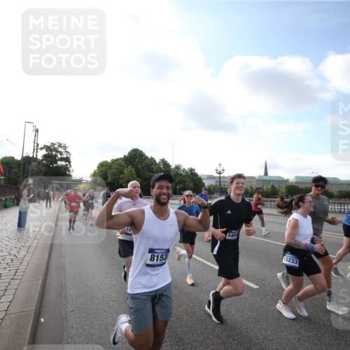 29.06.2025 - hella hamburg halbmarathon Jannik Wohlers http://msf.ph/oto/8144978 29.06.2025 09:54:58 Lombardsbrücke 1200, 1683, 1696, 1706, 1884, 1976, 2207, 2274, 2287, 2411, 3258, 3435, 3747, 4093, 4189, 5102, 5708, 6027, 6158, 6662, 6836, 6938, 7052, 7312, 7508, 8139, 8153, 8205, 8218, 8454, 8693, 8720, 8889, 8899, 8955, 9032, 9529, 9649, 9720, 9959, 10053, 10184, 10263, 10423, 11185, 11340, 12016, 12171, 12321, 12533, 12891, 13233, 13289, 13570, 14045, 15681, 16103, 17221 meine-sportfotos.de
