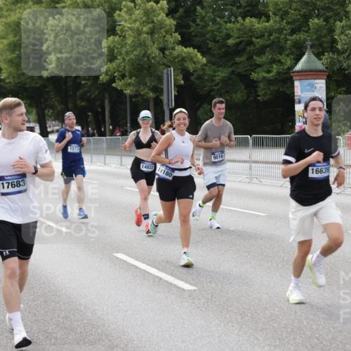29.06.2025 - hella hamburg halbmarathon Jannik Wohlers http://msf.ph/oto/8144979 29.06.2025 10:09:55 Lombardsbrücke 1548, 1573, 3921, 5182, 5440, 5511, 7042, 7333, 7636, 8219, 8890, 9366, 9816, 11027, 11180, 13797, 14822, 15409, 16445, 16639, 16872, 17148, 17730, 18196, 19023 meine-sportfotos.de