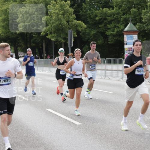29.06.2025 - hella hamburg halbmarathon Jannik Wohlers http://msf.ph/oto/8144982 29.06.2025 10:09:55 Lombardsbrücke 1548, 1573, 3921, 5182, 5440, 5511, 7042, 7333, 7636, 8219, 8890, 9366, 9816, 11027, 11180, 13797, 14822, 15409, 16445, 16639, 16872, 17148, 17730, 18196, 19023 meine-sportfotos.de