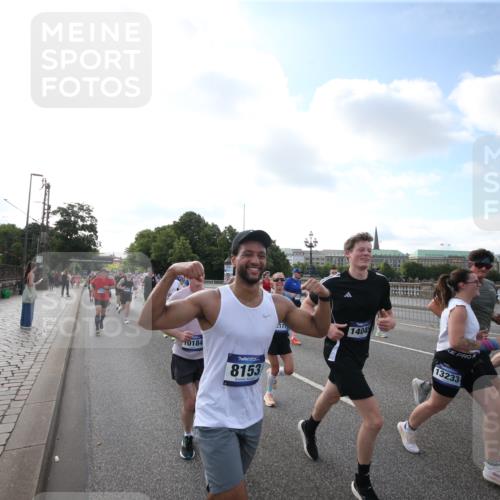 29.06.2025 - hella hamburg halbmarathon Jannik Wohlers http://msf.ph/oto/8144985 29.06.2025 09:54:59 Lombardsbrücke 1683, 1696, 1706, 1884, 1976, 2207, 2274, 2287, 2411, 3435, 3747, 4093, 4189, 5102, 5708, 5915, 6158, 6532, 6662, 6836, 6938, 7052, 7312, 7508, 8139, 8153, 8205, 8218, 8454, 8693, 8720, 8856, 8889, 8899, 8927, 8955, 9529, 9649, 9720, 9959, 10053, 10184, 10263, 10423, 10988, 11185, 11340, 12016, 12171, 12321, 12533, 12891, 13233, 13289, 13570, 14045, 15681, 16103, 17221 meine-sportfotos.de