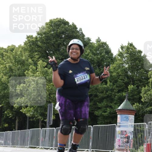 29.06.2025 - hella hamburg halbmarathon Jannik Wohlers http://msf.ph/oto/8144999 29.06.2025 09:08:09 Lombardsbrücke  meine-sportfotos.de