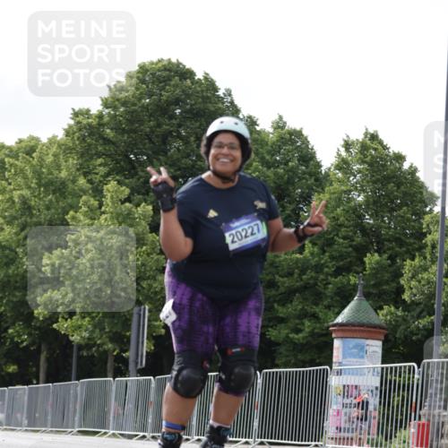 29.06.2025 - hella hamburg halbmarathon Jannik Wohlers http://msf.ph/oto/8145004 29.06.2025 09:08:09 Lombardsbrücke  meine-sportfotos.de