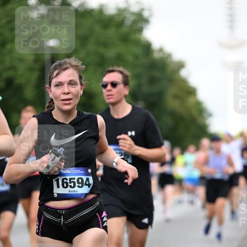 29.06.2025 - hella hamburg halbmarathon Dr. Thomas Lammeyer http://msf.ph/oto/8145021 29.06.2025 10:05:20 Kennedybrücke 1387, 1420, 1526, 1726, 2006, 2091, 2363, 2490, 2936, 3425, 3625, 3976, 4068, 4249, 4319, 4370, 5675, 6087, 6281, 6302, 6487, 6531, 6591, 6835, 6924, 7287, 7658, 7757, 7759, 7761, 8030, 8046, 8326, 8392, 8691, 8822, 8923, 9124, 9932, 10383, 10576, 10705, 11043 meine-sportfotos.de