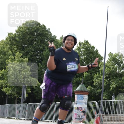 29.06.2025 - hella hamburg halbmarathon Jannik Wohlers http://msf.ph/oto/8145022 29.06.2025 09:08:09 Lombardsbrücke  meine-sportfotos.de
