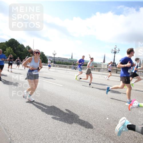 29.06.2025 - hella hamburg halbmarathon Jannik Wohlers http://msf.ph/oto/8145028 29.06.2025 09:55:54 Lombardsbrücke 1061, 1452, 1499, 1592, 2083, 2504, 2953, 3256, 4077, 5482, 5600, 5607, 5978, 6115, 6168, 6511, 6512, 7178, 7583, 7943, 8514, 8968, 8989, 8996, 9246, 9537, 9994, 10596, 10891, 11124, 11467, 12545, 12779, 12870, 12875, 13007, 13159, 13211, 13463, 13812, 13875, 13948, 15090, 15157, 15714, 15829, 15868, 15899, 16149, 16369, 16375, 16477, 16877, 16891, 16986, 17127, 17131, 17282, 17962, 18021 meine-sportfotos.de