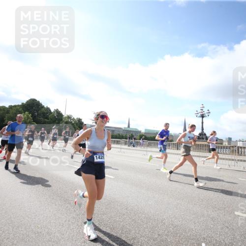 29.06.2025 - hella hamburg halbmarathon Jannik Wohlers http://msf.ph/oto/8145048 29.06.2025 09:55:54 Lombardsbrücke 1061, 1452, 1499, 1592, 2083, 2504, 2953, 3256, 4077, 5482, 5600, 5607, 5978, 6115, 6168, 6511, 6512, 7178, 7583, 7943, 8514, 8968, 8989, 8996, 9246, 9537, 9994, 10596, 10891, 11124, 11467, 12545, 12779, 12870, 12875, 13007, 13159, 13211, 13463, 13812, 13875, 13948, 15090, 15157, 15714, 15829, 15868, 15899, 16149, 16369, 16375, 16477, 16877, 16891, 16986, 17127, 17131, 17282, 17962, 18021 meine-sportfotos.de