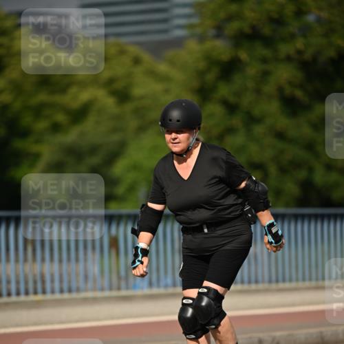 29.06.2025 - hella hamburg halbmarathon Dr. Thomas Lammeyer http://msf.ph/oto/8145049 29.06.2025 09:10:27 Kennedybrücke  meine-sportfotos.de