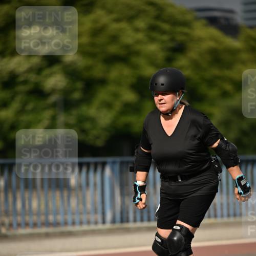 29.06.2025 - hella hamburg halbmarathon Dr. Thomas Lammeyer http://msf.ph/oto/8145070 29.06.2025 09:10:27 Kennedybrücke  meine-sportfotos.de
