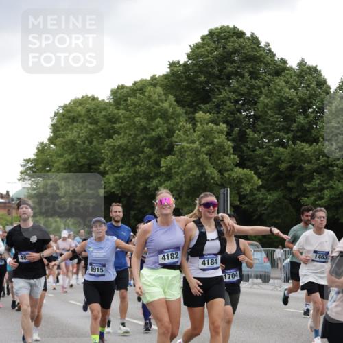 29.06.2025 - hella hamburg halbmarathon Jannik Wohlers http://msf.ph/oto/8145088 29.06.2025 10:46:55 Lombardsbrücke 1463, 1523, 1704, 2148, 2407, 2537, 2994, 4184, 4325, 4483, 4806, 4895, 4974, 4975, 5895, 6255, 6256, 6879, 6995, 7403, 7430, 7431, 7630, 7631, 8105, 8131, 8706, 8915, 8953, 9018, 9273, 9557, 9774, 9969, 9972, 10075, 10903, 11276, 11378, 11621, 12989, 13172, 13349, 13430, 13431, 13806, 13819, 13830, 13898, 14441, 14516, 14517, 15413, 15865, 16337, 16552, 17015, 17122, 17514, 18258, 18674, 18753, 18781, 18852, 18858 meine-sportfotos.de