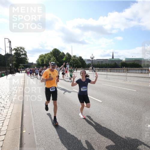 29.06.2025 - hella hamburg halbmarathon Jannik Wohlers http://msf.ph/oto/8145141 29.06.2025 09:56:00 Lombardsbrücke 1452, 1499, 1592, 1628, 1877, 2082, 2771, 2953, 2996, 3256, 3296, 4077, 4711, 4833, 5482, 5600, 5607, 5978, 6168, 6511, 6512, 7178, 7383, 7583, 7943, 8514, 8968, 8996, 9246, 9537, 9695, 9793, 9820, 9994, 10596, 10891, 11018, 11124, 11231, 11459, 11467, 12545, 12870, 13007, 13159, 13211, 13463, 13688, 13948, 14198, 14286, 15090, 15427, 15829, 15868, 16369, 16375, 16477, 16877, 16891, 16986, 18021 meine-sportfotos.de