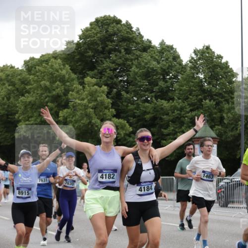 29.06.2025 - hella hamburg halbmarathon Jannik Wohlers http://msf.ph/oto/8145142 29.06.2025 10:46:56 Lombardsbrücke 1463, 1523, 1704, 2148, 2407, 2537, 2994, 3339, 4184, 4325, 4483, 4806, 4895, 4974, 4975, 5895, 6255, 6256, 6879, 6995, 7403, 7430, 7431, 7630, 7631, 8105, 8131, 8706, 8915, 8953, 9018, 9273, 9557, 9774, 9969, 9972, 10075, 10206, 10903, 11276, 11378, 12989, 13172, 13349, 13430, 13431, 13806, 13819, 13830, 13898, 14441, 14516, 14517, 15413, 16337, 16552, 17015, 17122, 17514, 18258, 18415, 18753, 18781, 18852, 18858 meine-sportfotos.de