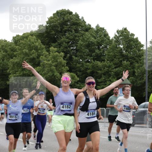 29.06.2025 - hella hamburg halbmarathon Jannik Wohlers http://msf.ph/oto/8145149 29.06.2025 10:46:56 Lombardsbrücke 1463, 1523, 1704, 2148, 2407, 2537, 2994, 3339, 4184, 4325, 4483, 4806, 4895, 4974, 4975, 5895, 6255, 6256, 6879, 6995, 7403, 7430, 7431, 7630, 7631, 8105, 8131, 8706, 8915, 8953, 9018, 9273, 9557, 9774, 9969, 9972, 10075, 10206, 10903, 11276, 11378, 12989, 13172, 13349, 13430, 13431, 13806, 13819, 13830, 13898, 14441, 14516, 14517, 15413, 16337, 16552, 17015, 17122, 17514, 18258, 18415, 18753, 18781, 18852, 18858 meine-sportfotos.de