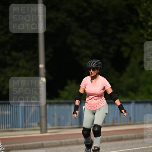 29.06.2025 - hella hamburg halbmarathon Dr. Thomas Lammeyer http://msf.ph/oto/8145151 29.06.2025 09:13:12 Kennedybrücke  meine-sportfotos.de