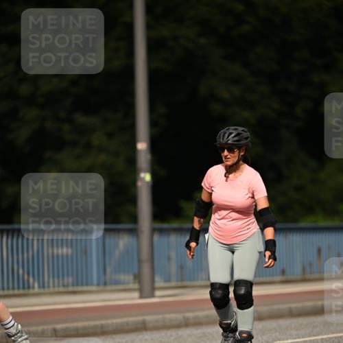 29.06.2025 - hella hamburg halbmarathon Dr. Thomas Lammeyer http://msf.ph/oto/8145153 29.06.2025 09:13:12 Kennedybrücke  meine-sportfotos.de