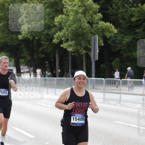 29.06.2025 - hella hamburg halbmarathon Jannik Wohlers http://msf.ph/oto/8145157 29.06.2025 10:10:01 Lombardsbrücke 1573, 5182, 5440, 7042, 7685, 8219, 9816, 11180, 12008, 13797, 13901, 14679, 14822, 15409, 16166, 16344, 16639, 16872, 17730, 19023 meine-sportfotos.de