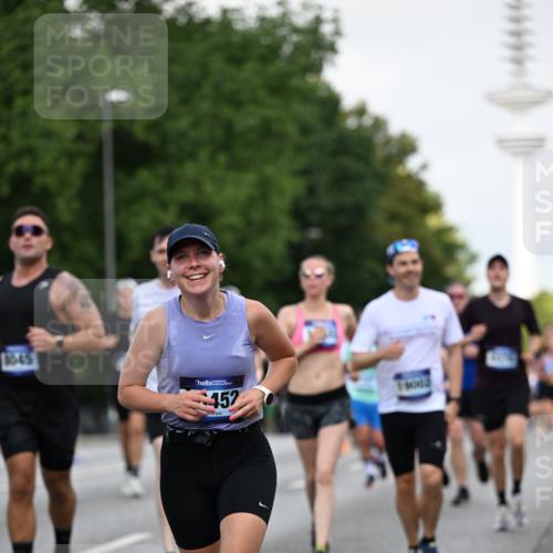29.06.2025 - hella hamburg halbmarathon Dr. Thomas Lammeyer http://msf.ph/oto/8145158 29.06.2025 10:05:24 Kennedybrücke 1420, 1526, 1726, 2006, 2091, 2167, 2490, 2936, 3425, 3625, 3663, 3976, 4068, 4319, 4370, 5675, 6087, 6281, 6302, 6591, 6924, 7287, 7658, 7757, 7759, 7761, 8030, 8046, 8326, 8392, 8691, 8822, 8923, 9124, 9932, 10281, 10301, 10383, 10576, 10705, 10915, 11043 meine-sportfotos.de