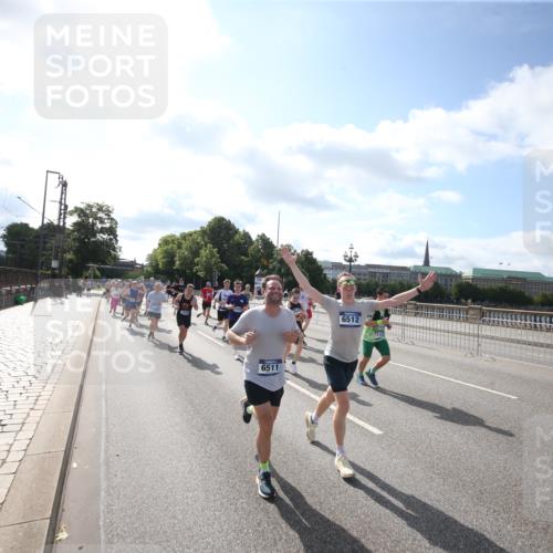 29.06.2025 - hella hamburg halbmarathon Jannik Wohlers http://msf.ph/oto/8145172 29.06.2025 09:56:02 Lombardsbrücke 1452, 1499, 1592, 1628, 1877, 2082, 2771, 2953, 2996, 3256, 3296, 4065, 4077, 4711, 4833, 5482, 5600, 5607, 5978, 6168, 6511, 6512, 7383, 7583, 7943, 8514, 8968, 8996, 9246, 9537, 9695, 9752, 9793, 9820, 9994, 10891, 11018, 11124, 11231, 11455, 11459, 11961, 12490, 12545, 12870, 13007, 13211, 13463, 13688, 13948, 14198, 14286, 15090, 15427, 15868, 16369, 16375, 16477, 16891, 16986 meine-sportfotos.de