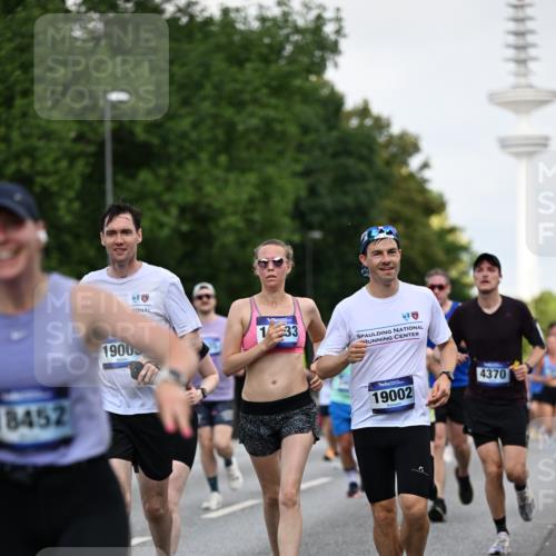 29.06.2025 - hella hamburg halbmarathon Dr. Thomas Lammeyer http://msf.ph/oto/8145182 29.06.2025 10:05:25 Kennedybrücke 1420, 1526, 1726, 2006, 2091, 2167, 2490, 2936, 3425, 3625, 3663, 3976, 4068, 4319, 4370, 5675, 6087, 6281, 6302, 6591, 6924, 7287, 7658, 7759, 7761, 8030, 8046, 8326, 8392, 8691, 8822, 9124, 9932, 10281, 10301, 10383, 10576, 10705, 10915, 11043 meine-sportfotos.de