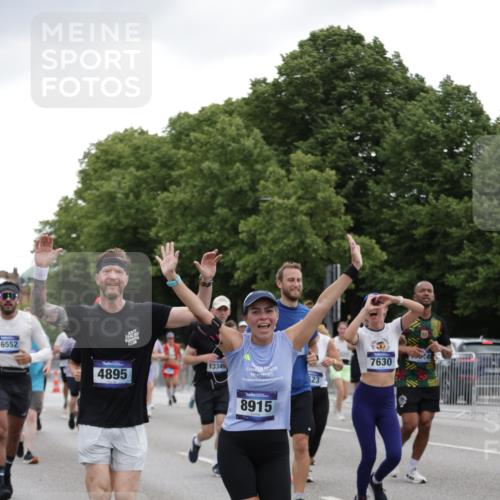 29.06.2025 - hella hamburg halbmarathon Jannik Wohlers http://msf.ph/oto/8145185 29.06.2025 10:46:57 Lombardsbrücke 1463, 1523, 1704, 2148, 2407, 2537, 2994, 3339, 4184, 4325, 4483, 4806, 4895, 4974, 4975, 5895, 6255, 6256, 6879, 6995, 7403, 7430, 7431, 7630, 7631, 8105, 8131, 8270, 8915, 8953, 9018, 9273, 9557, 9774, 9969, 9972, 10075, 10206, 10903, 11276, 11378, 11738, 12989, 13172, 13349, 13430, 13431, 13737, 13806, 13819, 13830, 13898, 13909, 14441, 14516, 14517, 15413, 16337, 16552, 17015, 17122, 17514, 18258, 18415, 18753, 18781, 18852, 18858 meine-sportfotos.de