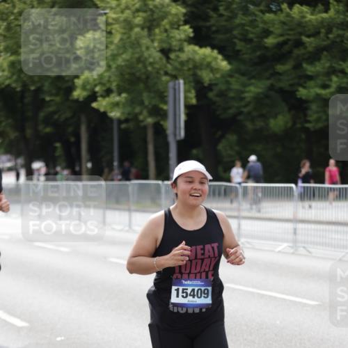 29.06.2025 - hella hamburg halbmarathon Jannik Wohlers http://msf.ph/oto/8145192 29.06.2025 10:10:01 Lombardsbrücke 1573, 5182, 5440, 7042, 7685, 8219, 9816, 11180, 12008, 13797, 13901, 14679, 14822, 15409, 16166, 16344, 16639, 16872, 17730, 19023 meine-sportfotos.de
