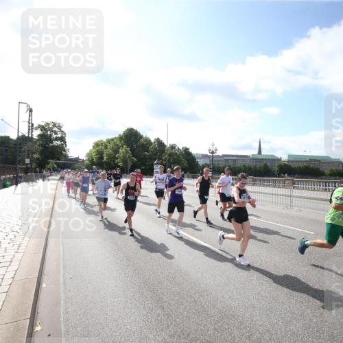29.06.2025 - hella hamburg halbmarathon Jannik Wohlers http://msf.ph/oto/8145193 29.06.2025 09:56:02 Lombardsbrücke 1452, 1499, 1592, 1628, 1877, 2082, 2771, 2953, 2996, 3256, 3296, 4065, 4077, 4711, 4833, 5482, 5600, 5607, 5978, 6168, 6511, 6512, 7383, 7583, 7943, 8514, 8968, 8996, 9246, 9537, 9695, 9752, 9793, 9820, 9994, 10891, 11018, 11124, 11231, 11455, 11459, 11961, 12490, 12545, 12870, 13007, 13211, 13463, 13688, 13948, 14198, 14286, 15090, 15427, 15868, 16369, 16375, 16477, 16891, 16986 meine-sportfotos.de