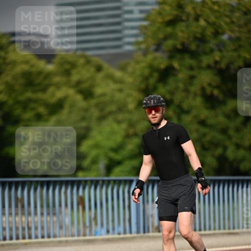29.06.2025 - hella hamburg halbmarathon Dr. Thomas Lammeyer http://msf.ph/oto/8145196 29.06.2025 09:10:45 Kennedybrücke  meine-sportfotos.de