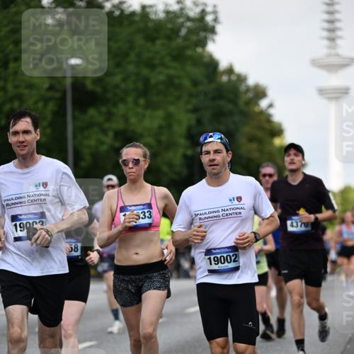 29.06.2025 - hella hamburg halbmarathon Dr. Thomas Lammeyer http://msf.ph/oto/8145229 29.06.2025 10:05:25 Kennedybrücke 1420, 1526, 1726, 2006, 2091, 2167, 2490, 2936, 3425, 3625, 3663, 3976, 4068, 4319, 4370, 5675, 6087, 6281, 6302, 6591, 6924, 7287, 7658, 7759, 7761, 8030, 8046, 8326, 8392, 8691, 8822, 9124, 9932, 10281, 10301, 10383, 10576, 10705, 10915, 11043 meine-sportfotos.de