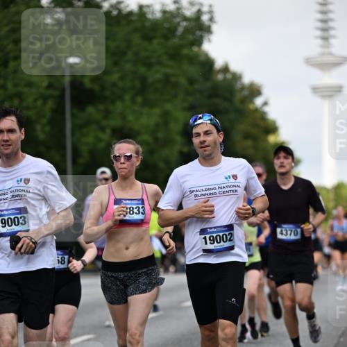 29.06.2025 - hella hamburg halbmarathon Dr. Thomas Lammeyer http://msf.ph/oto/8145234 29.06.2025 10:05:25 Kennedybrücke 1420, 1526, 1726, 2006, 2091, 2167, 2490, 2936, 3425, 3625, 3663, 3976, 4068, 4319, 4370, 5675, 6087, 6281, 6302, 6591, 6924, 7287, 7658, 7759, 7761, 8030, 8046, 8326, 8392, 8691, 8822, 9124, 9932, 10281, 10301, 10383, 10576, 10705, 10915, 11043 meine-sportfotos.de