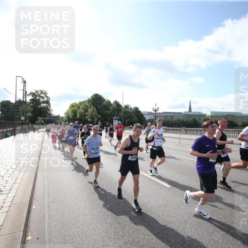 29.06.2025 - hella hamburg halbmarathon Jannik Wohlers http://msf.ph/oto/8145280 29.06.2025 09:56:03 Lombardsbrücke 1452, 1499, 1592, 1628, 1877, 2058, 2082, 2771, 2953, 2996, 3256, 3296, 4065, 4077, 4711, 4833, 5482, 5600, 5607, 5978, 6168, 6286, 6511, 6512, 7383, 7583, 7943, 8361, 8514, 8968, 8996, 9246, 9537, 9695, 9752, 9793, 9820, 9994, 10891, 11018, 11124, 11231, 11455, 11459, 11961, 12490, 12545, 12870, 13007, 13211, 13463, 13688, 13948, 14198, 14286, 15090, 15427, 16369, 16375, 16477, 16891, 16986 meine-sportfotos.de