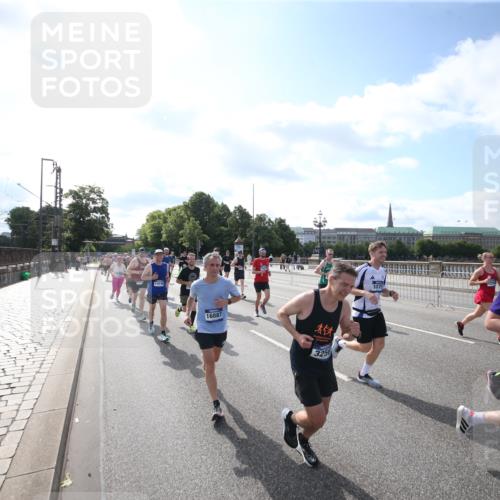 29.06.2025 - hella hamburg halbmarathon Jannik Wohlers http://msf.ph/oto/8145297 29.06.2025 09:56:04 Lombardsbrücke 1452, 1499, 1592, 1628, 1877, 2058, 2082, 2771, 2953, 2996, 3256, 3296, 4065, 4077, 4404, 4711, 4833, 5482, 5600, 5607, 5978, 6168, 6286, 6511, 6512, 7383, 7475, 7583, 7943, 8361, 8514, 8968, 8996, 9246, 9537, 9695, 9752, 9793, 9820, 9994, 10891, 11018, 11124, 11231, 11455, 11459, 11961, 12490, 12545, 12870, 13007, 13211, 13463, 13688, 13948, 14198, 14286, 14408, 14994, 15090, 15427, 16369, 16375, 16477, 16891, 16986 meine-sportfotos.de