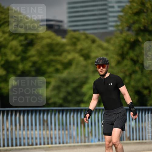 29.06.2025 - hella hamburg halbmarathon Dr. Thomas Lammeyer http://msf.ph/oto/8145299 29.06.2025 09:10:45 Kennedybrücke  meine-sportfotos.de