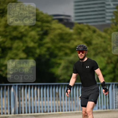 29.06.2025 - hella hamburg halbmarathon Dr. Thomas Lammeyer http://msf.ph/oto/8145305 29.06.2025 09:10:45 Kennedybrücke  meine-sportfotos.de