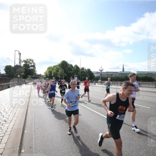 29.06.2025 - hella hamburg halbmarathon Jannik Wohlers http://msf.ph/oto/8145308 29.06.2025 09:56:04 Lombardsbrücke 1452, 1499, 1592, 1628, 1877, 2058, 2082, 2771, 2953, 2996, 3256, 3296, 4065, 4077, 4404, 4711, 4833, 5482, 5600, 5607, 5978, 6168, 6286, 6511, 6512, 7383, 7475, 7583, 7943, 8361, 8514, 8968, 8996, 9246, 9537, 9695, 9752, 9793, 9820, 9994, 10891, 11018, 11124, 11231, 11455, 11459, 11961, 12490, 12545, 12870, 13007, 13211, 13463, 13688, 13948, 14198, 14286, 14408, 14994, 15090, 15427, 16369, 16375, 16477, 16891, 16986 meine-sportfotos.de