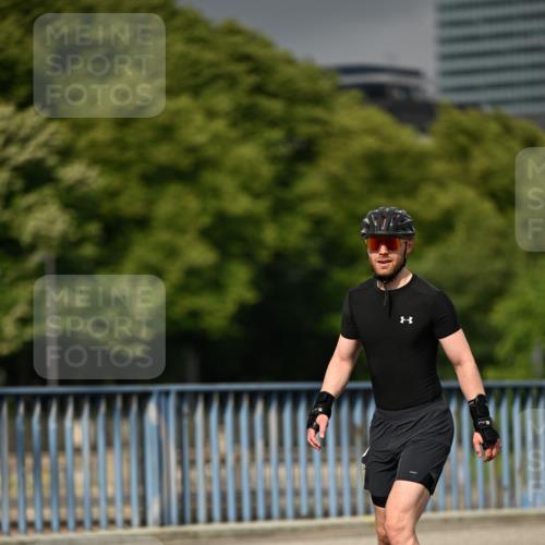 29.06.2025 - hella hamburg halbmarathon Dr. Thomas Lammeyer http://msf.ph/oto/8145310 29.06.2025 09:10:45 Kennedybrücke  meine-sportfotos.de
