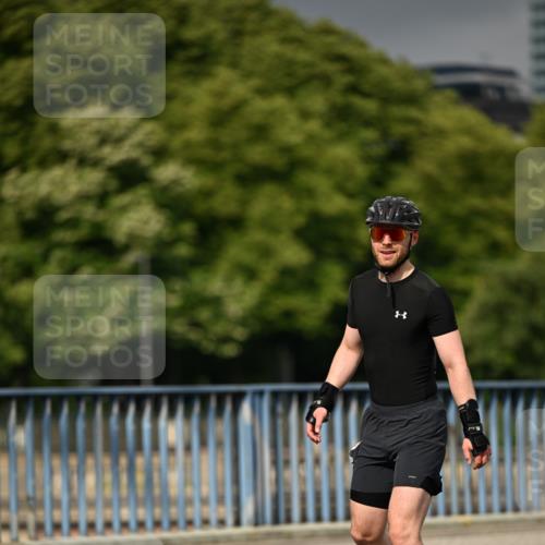 29.06.2025 - hella hamburg halbmarathon Dr. Thomas Lammeyer http://msf.ph/oto/8145314 29.06.2025 09:10:46 Kennedybrücke  meine-sportfotos.de